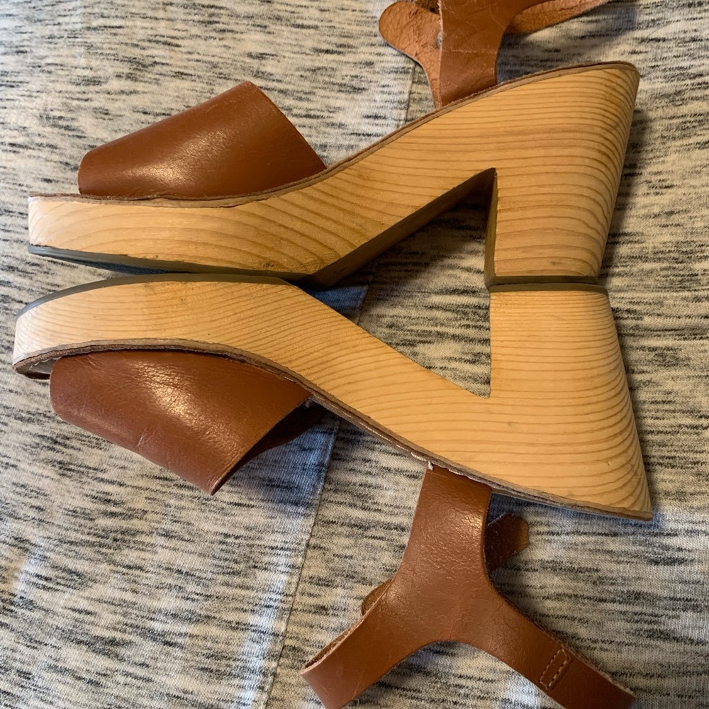 Urban Outfitters Leather Sandals 🌸 - Picture 4 of 9